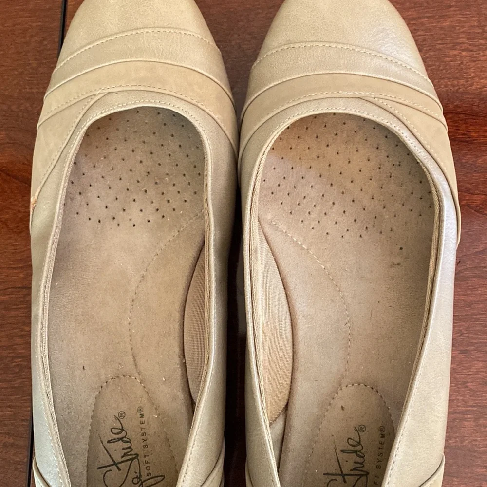 Life Stride Soft System Tan 9.5M Comfort Chic Suede Leather Minimalist Flats